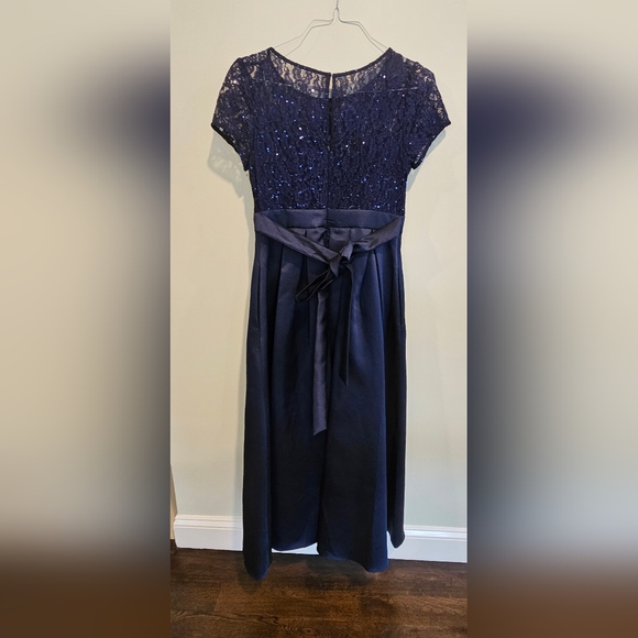 Junior Dress - Picture 8 of 9